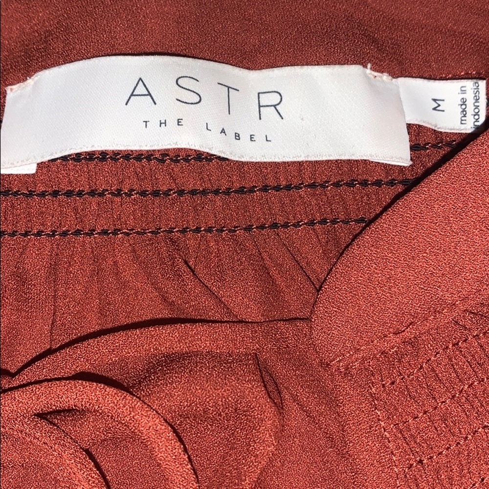 Astr Split Neck Long Sleeve Rust Tunic Size Medium - Picture 7 of 8